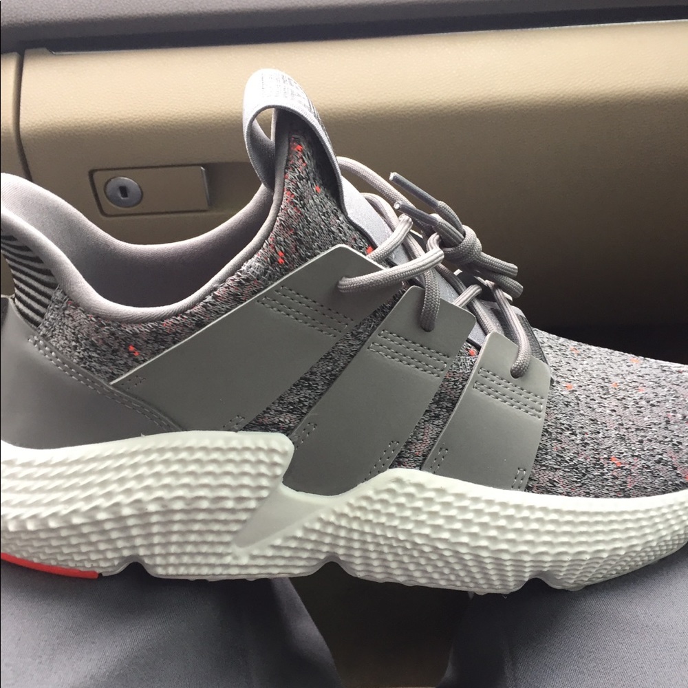 Meet your Posher, Eli